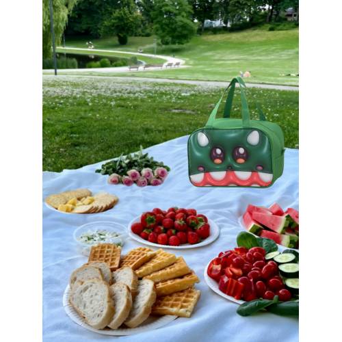 Geanta Frigorifica pentru copii, cu Desene Animate 3D, 27.5x18x20 cm, Model Crocodil, Verde Geanta Frigorifica pentru copii, cu Desene Animate 3D, 27.5x18x20 cm, Model Crocodil, Verde