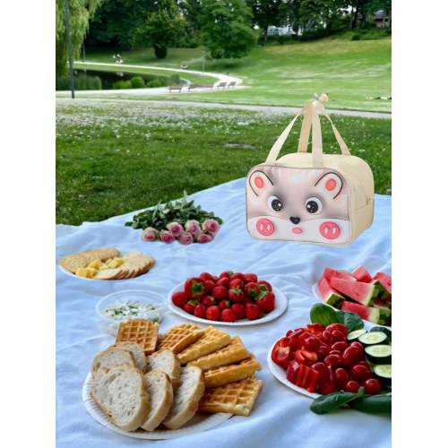 Geanta Frigorifica pentru copii, cu Desene Animate 3D, 27.5x18x20 cm, Model Soricel, Bej Geanta Frigorifica pentru copii, cu Desene Animate 3D, 27.5x18x20 cm, Model Soricel, Bej