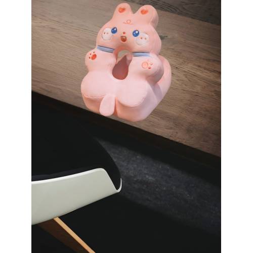 Perna din Spuma pentru Birou si Calatorii, Model Iepure, Umplutura Bumbac, Suport Cap, 30x35x30 cm, Roz Perna din Spuma pentru Birou si Calatorii, Model Iepure, Umplutura Bumbac, Suport Cap, 30x35x30 cm, Roz